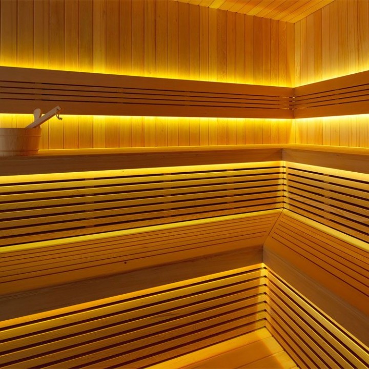 Zahradní sauna EAGO AWT Saunahaus THE CUBE X7-R hemlock 300×235 12 kW EOS BiO-Cubo