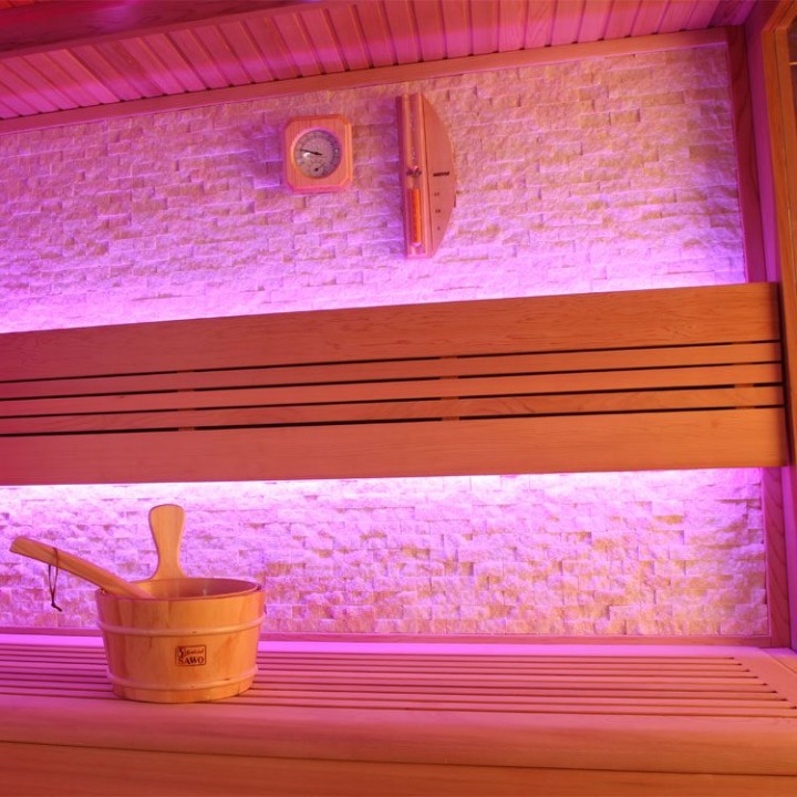 Finská sauna EAGO AWT E1242C červený cedr 180×180 9 kW Kivi